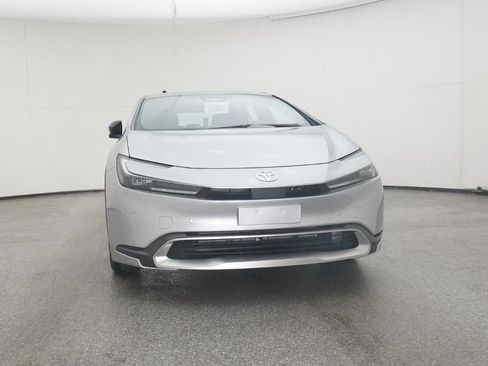Used 2026 Toyota Prius Plug-In Hybrid FWD image 18