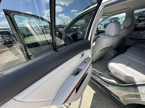 Used 2005 Lexus RX 330 w/ Premium Pkg FWD image 32