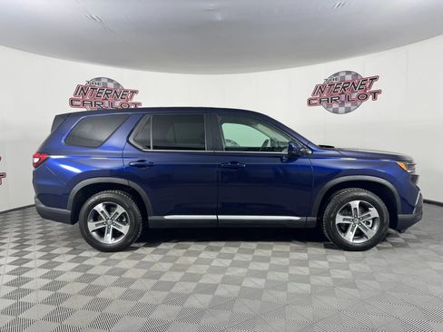 Used 2025 Honda Pilot EX-L image 8