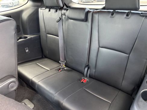 Used 2025 Toyota Highlander XSE AWD/4WD image 30