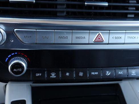 Used 2022 Kia Telluride S image 9