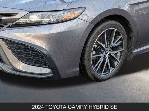 Used 2024 Toyota Camry SE image 11