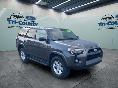 Used 2017 Toyota 4Runner SR5 image 1