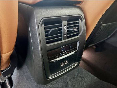 Used 2023 BMW 330i Sedan w/ Convenience Package image 22