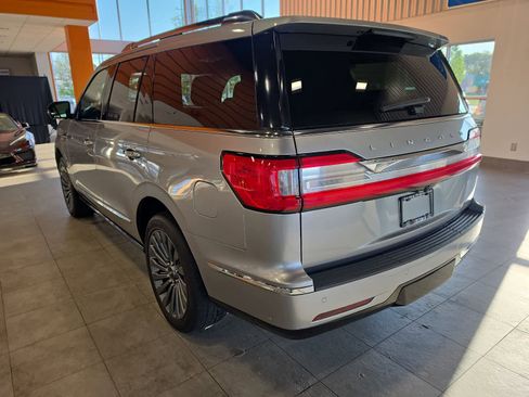 Used 2020 Lincoln Navigator Reserve AWD/4WD image 11