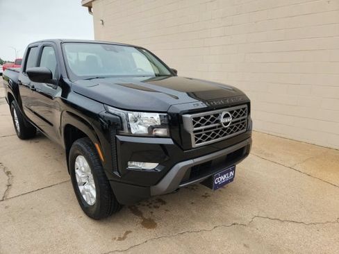 Used 2024 Nissan Frontier SV w/ SV Convenience Package AWD/4WD image 3