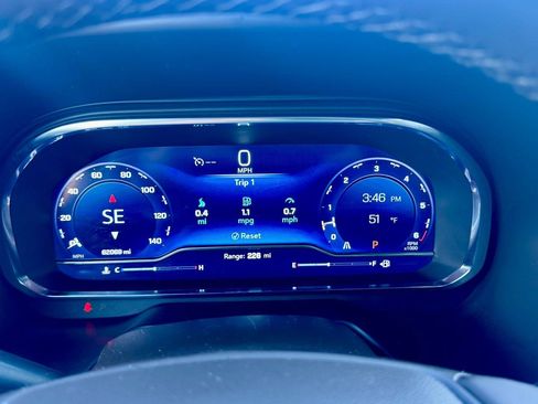 Used 2024 Chevrolet Suburban LT image 29