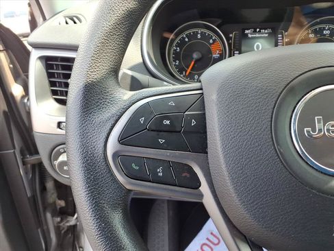 Used 2019 Jeep Cherokee Latitude w/ Popular Appearance Group FWD image 10