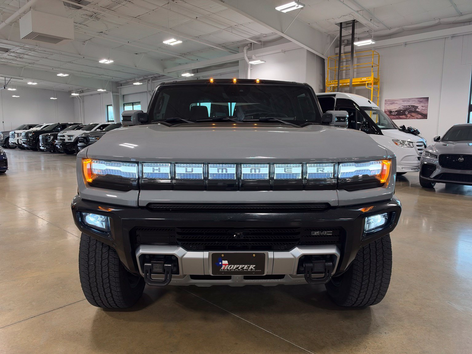 Used 2025 GMC Hummer EV 2X w/ LPO, Illumination Package AWD/4WD image 2