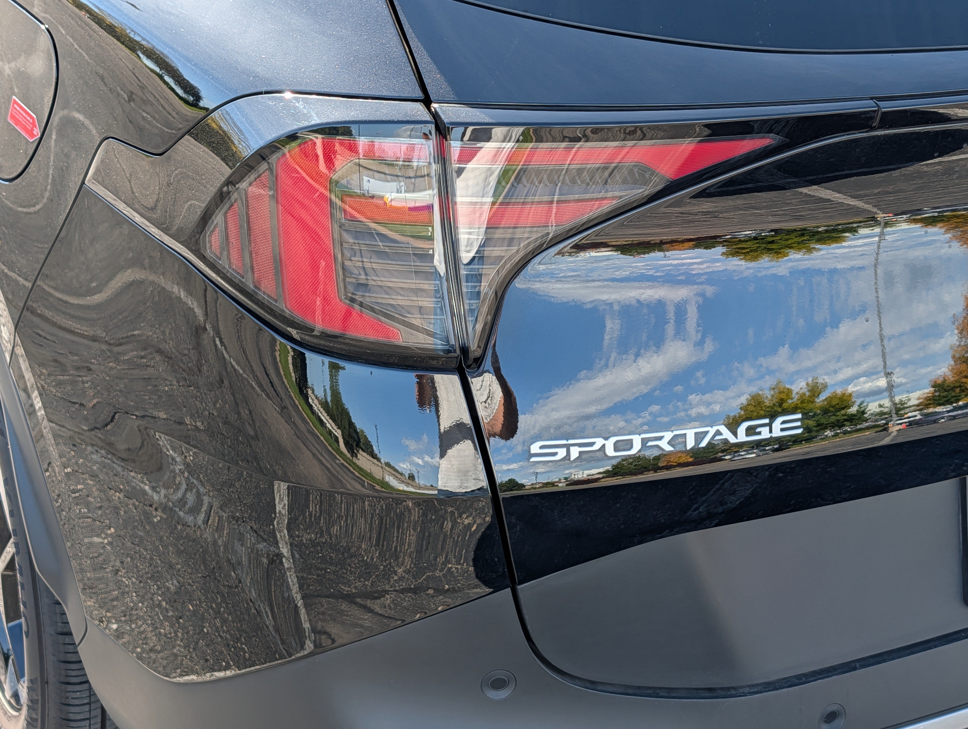 Certified 2026 Kia Sportage EX FWD image 17
