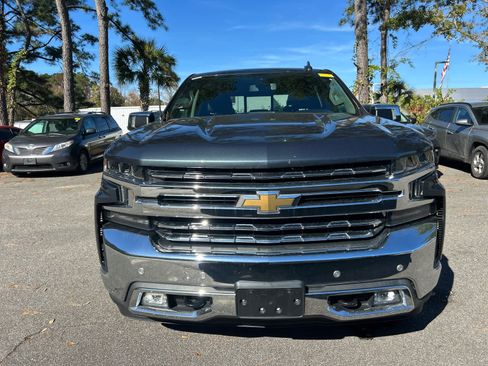 Used 2019 Chevrolet Silverado 1500 LTZ w/ LTZ Premium Package image 7