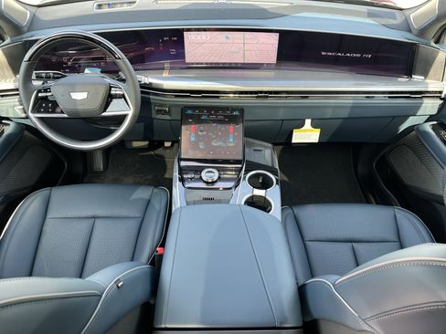 New 2025 Cadillac Escalade IQ Sport 2 w/ LPO, ONYX Package image 15