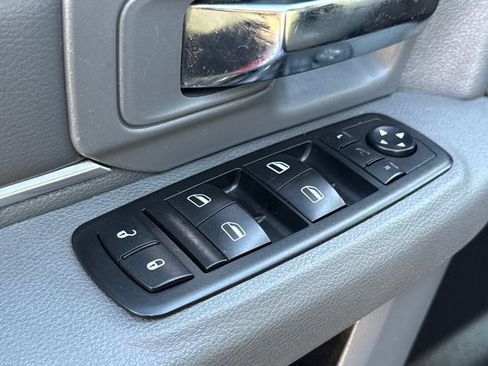 Used 2015 RAM 1500 Lone Star AWD/4WD image 18