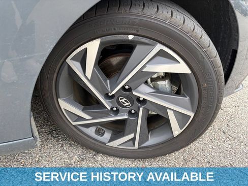 Used 2025 Hyundai Elantra SEL FWD image 13