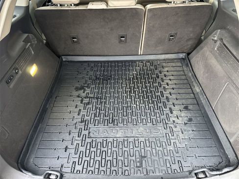 Certified 2022 Lincoln Nautilus FWD w/ Premium Package image 22