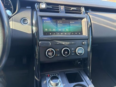 Used 2019 Land Rover Discovery SE image 15