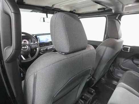 Used 2024 Jeep Gladiator Sport image 24