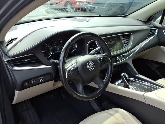 Used 2018 Buick Enclave Essence AWD/4WD image 4