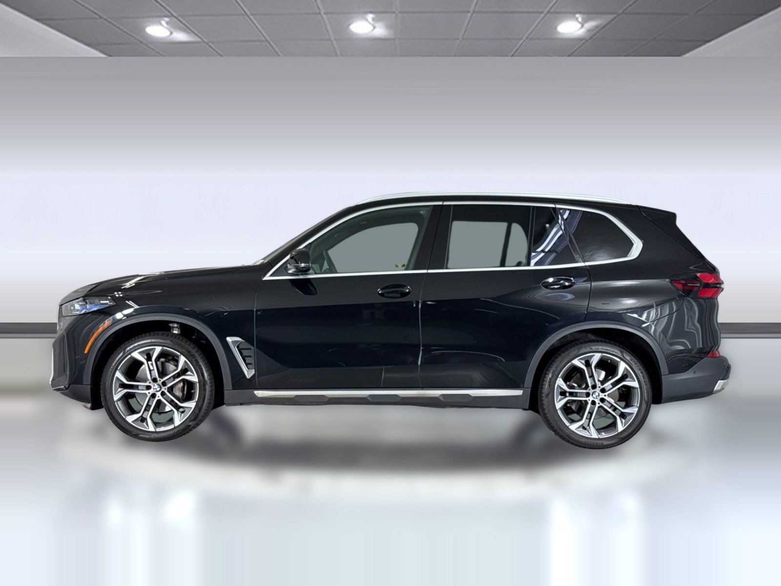 Used 2026 BMW X5 sDrive40i w/ Climate Comfort Package RWD image 2