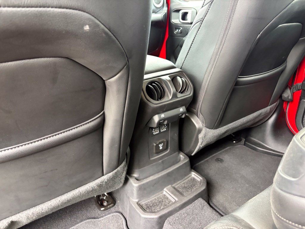 Used 2020 Jeep Wrangler Unlimited Sahara AWD/4WD image 24