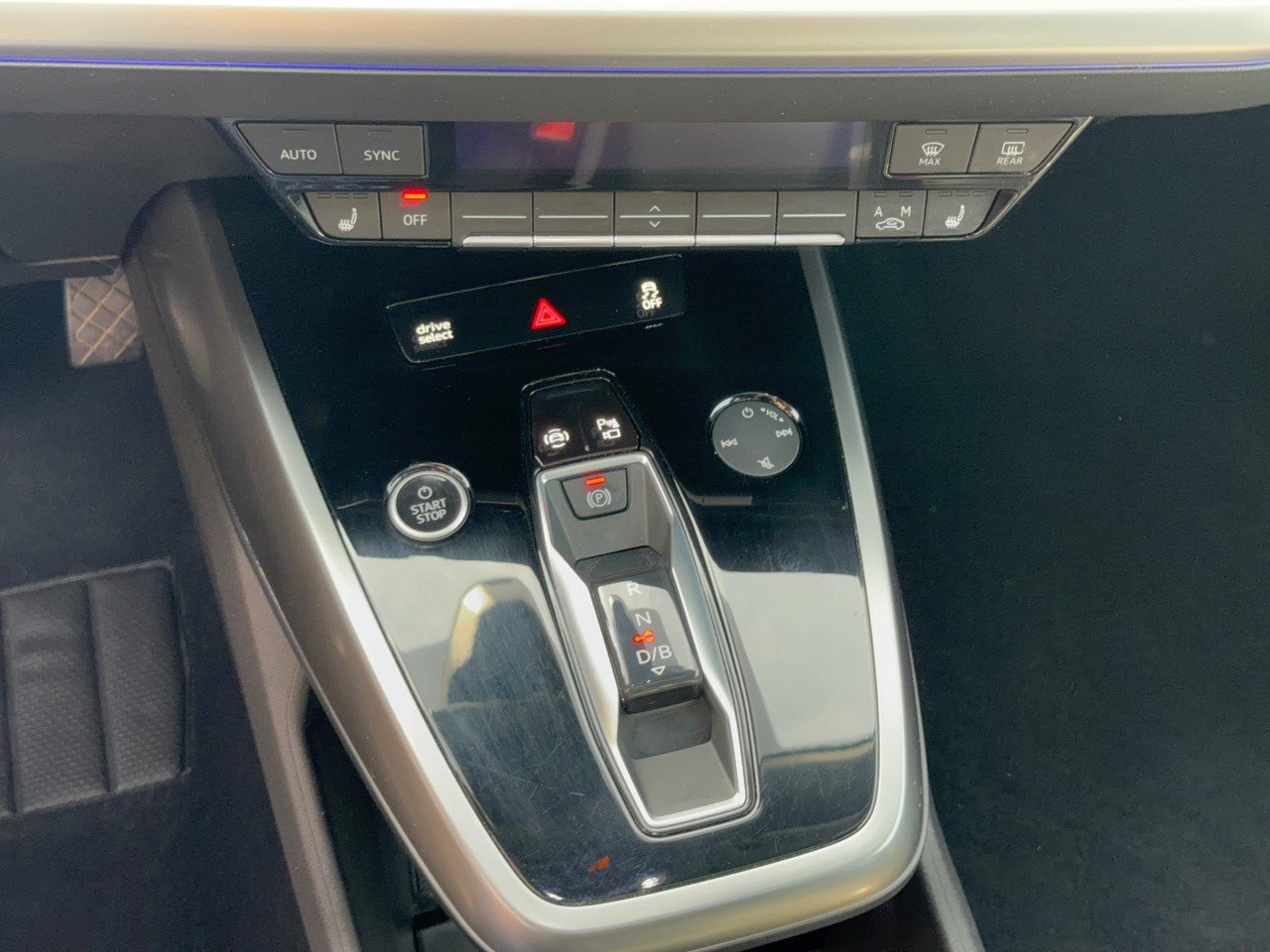 Used 2023 Audi Q4 e-tron Premium Plus RWD image 21