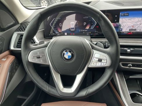 Used 2023 BMW X7 xDrive40i w/ Premium Package image 16