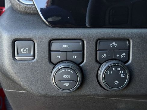 Used 2024 Chevrolet Silverado 1500 LT image 21