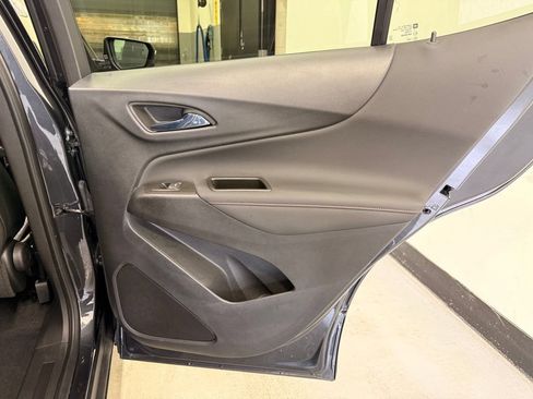 Used 2022 Chevrolet Equinox RS w/ RS Leather Package FWD image 25