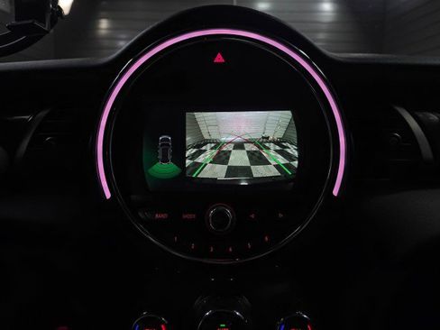 Used 2019 MINI Cooper 4-Door Hardtop image 28