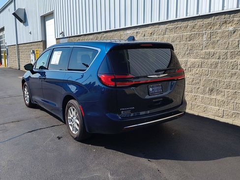 Used 2024 Chrysler Pacifica Touring-L FWD image 36