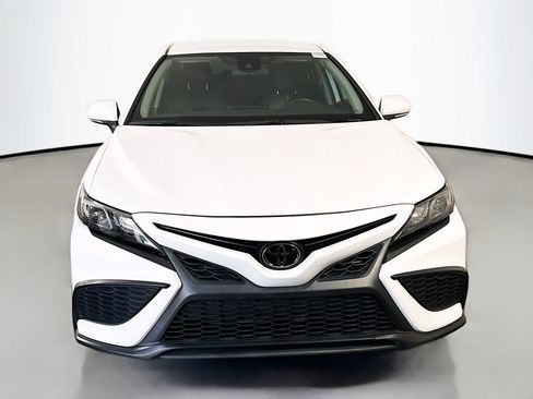 Used 2024 Toyota Camry SE FWD image 2