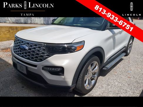 Used 2020 Ford Explorer Platinum w/ Premium Technology Package image 3
