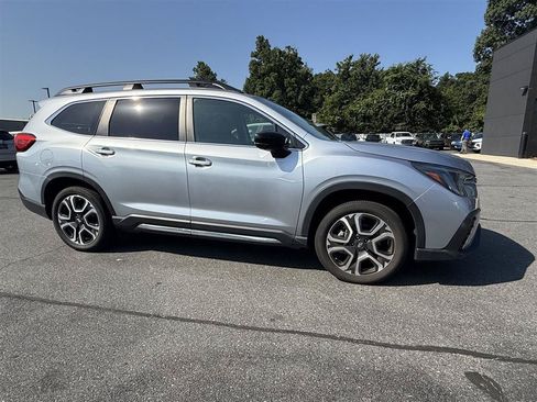 Used 2024 Subaru Ascent Limited w/ Technology Package AWD/4WD image 5
