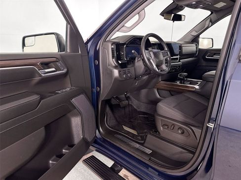 Used 2023 Chevrolet Silverado 1500 LT Trail Boss w/ Protection Package image 3