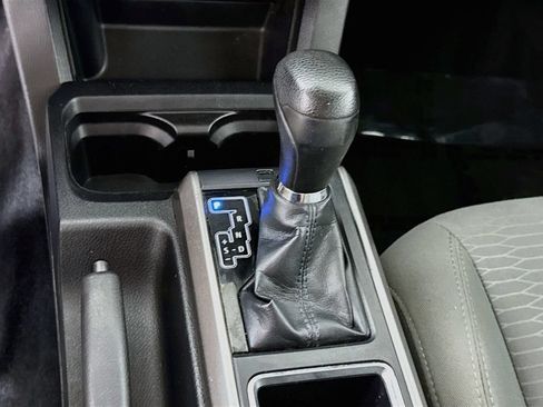 Used 2019 Toyota Tacoma SR5 RWD image 8