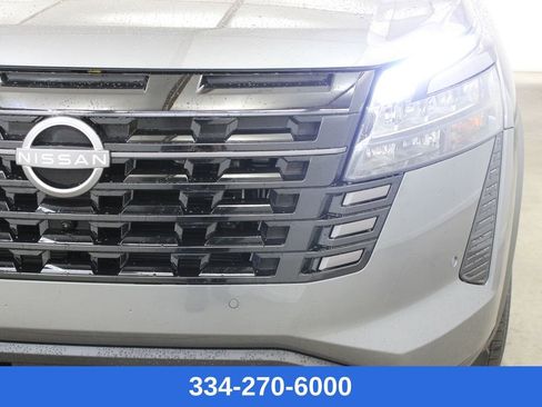 New 2026 Nissan Pathfinder SL image 7