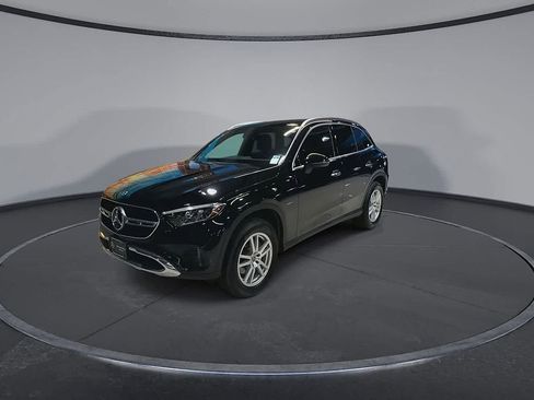 Used 2023 Mercedes-Benz GLC 300 4MATIC image 4