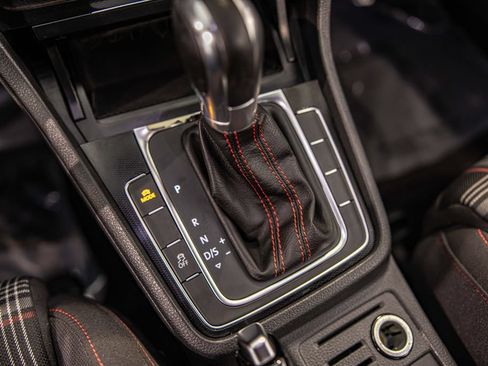 Used 2017 Volkswagen GTI S FWD image 28