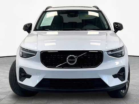 Used 2024 Volvo XC40 B5 Ultimate w/ Protection Package Premier AWD/4WD image 2