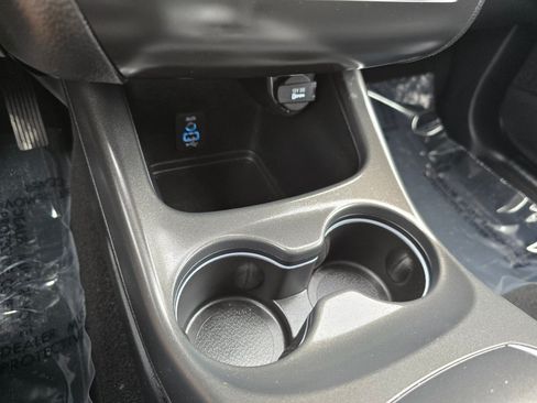 Used 2019 Dodge Journey SE w/ Connectivity Group FWD image 11