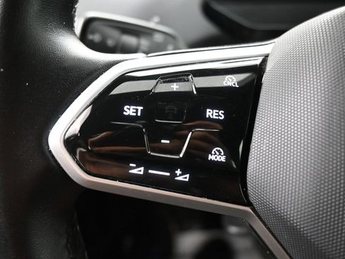 Used 2024 Volkswagen ID.4 Pro RWD image 14
