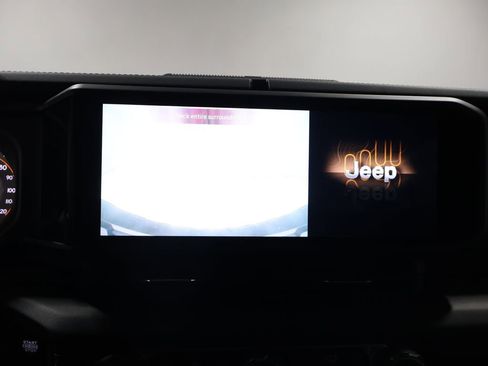 Used 2024 Jeep Wrangler Unlimited Rubicon w/ Convenience Group image 26