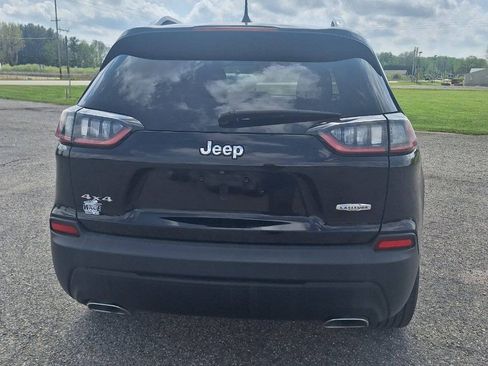 Used 2019 Jeep Cherokee Latitude w/ Popular Appearance Group AWD/4WD image 4