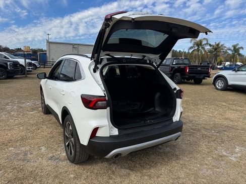 Certified 2024 Ford Escape Platinum w/ Premium Technology Package image 26