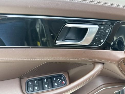 Used 2023 Porsche Panamera image 22
