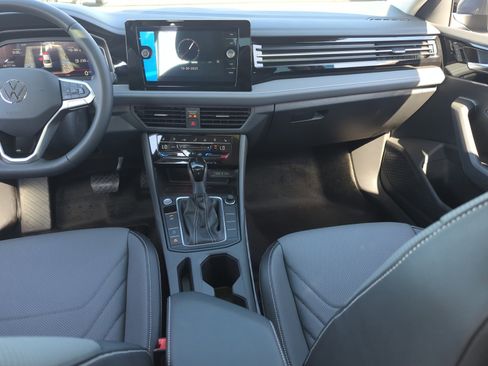 New 2025 Volkswagen Jetta SEL image 19