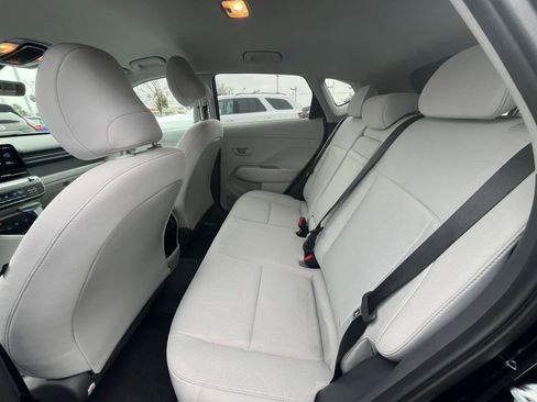 Used 2025 Hyundai Kona SEL image 25