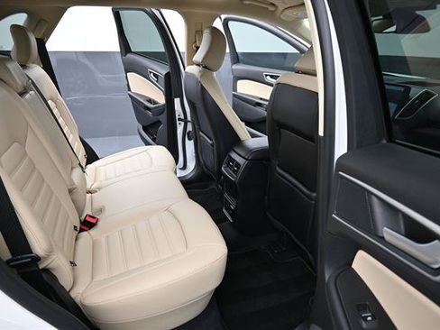 Certified 2024 Ford Edge SEL w/ Convenience Package AWD/4WD image 17