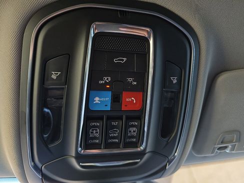 Used 2023 Jeep Grand Cherokee 30th Anniversary image 36