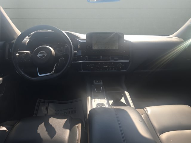 Used 2025 Nissan Pathfinder SL AWD/4WD image 12